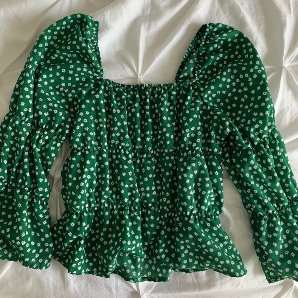 Cute green top